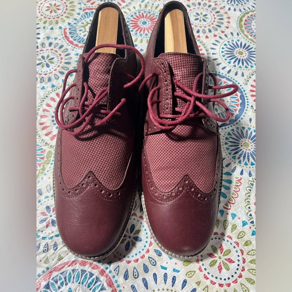 Cole Haan size 11 athletic dress shoe - burgundy